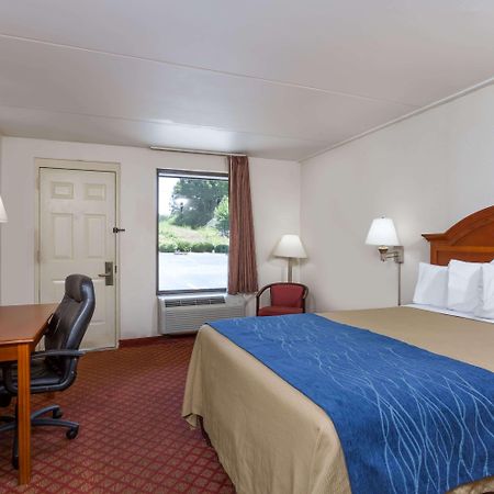 Days Inn By Wyndham Winston Salem North Экстерьер фото