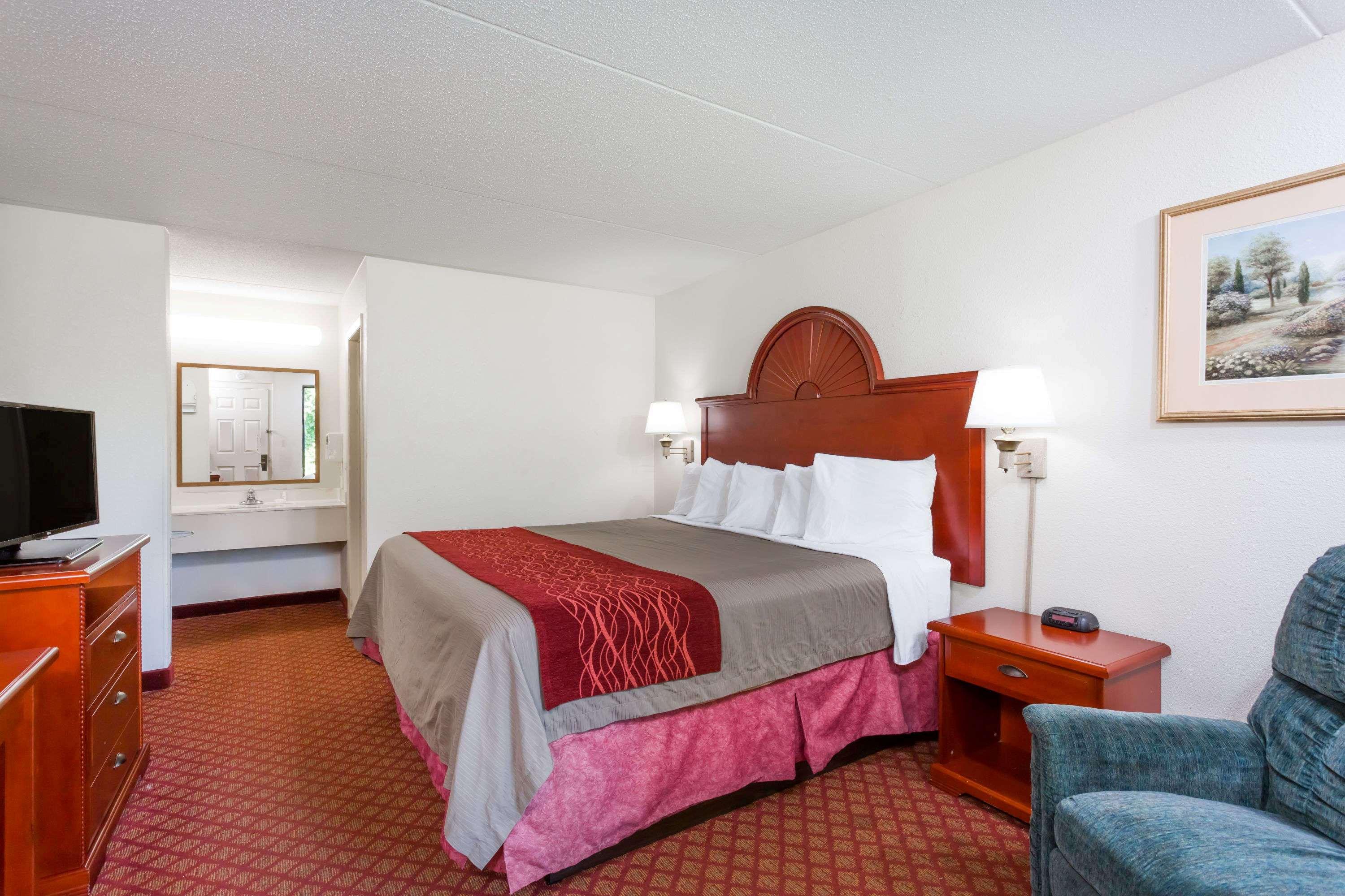 Days Inn By Wyndham Winston Salem North Экстерьер фото