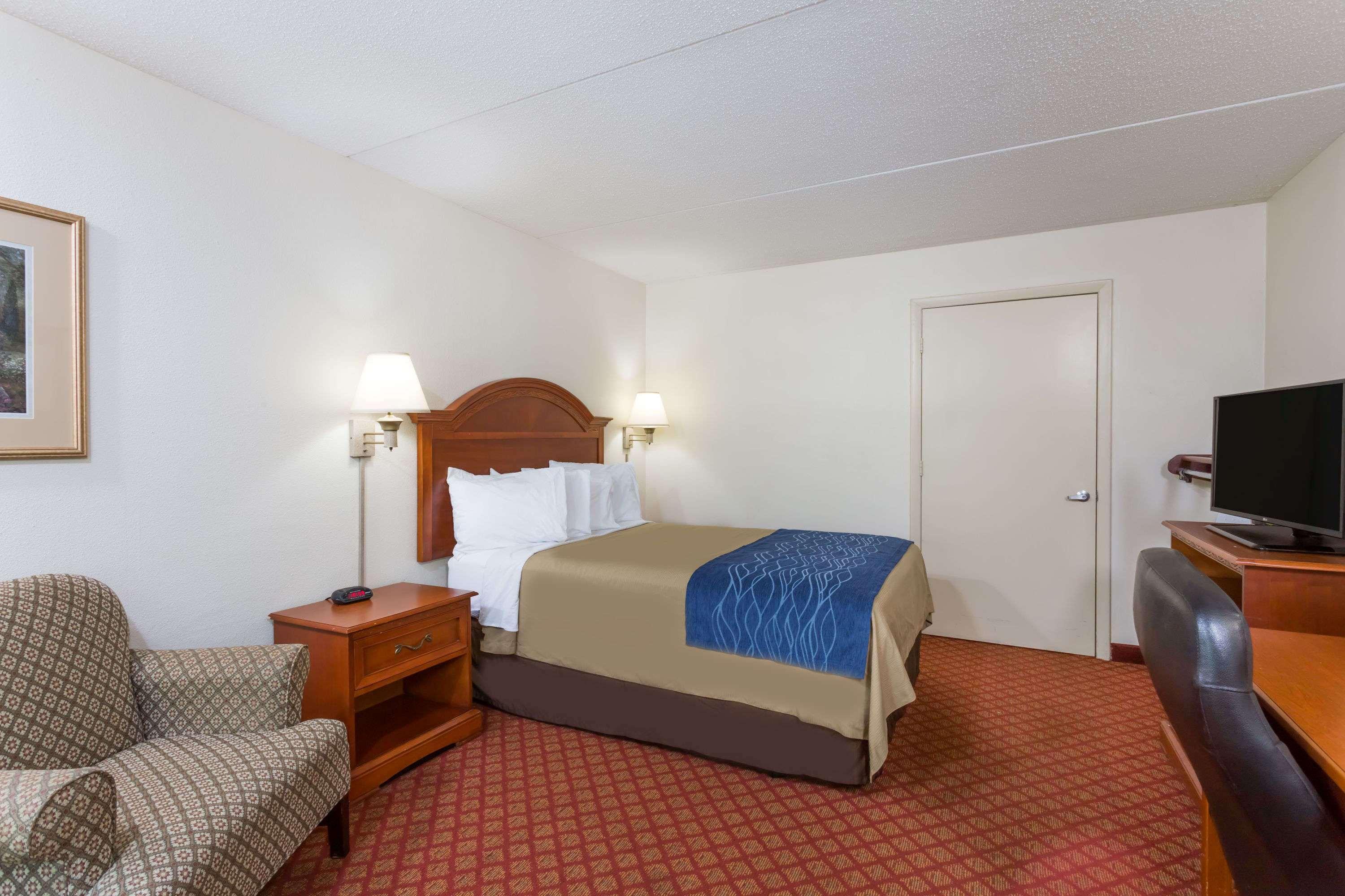 Days Inn By Wyndham Winston Salem North Экстерьер фото